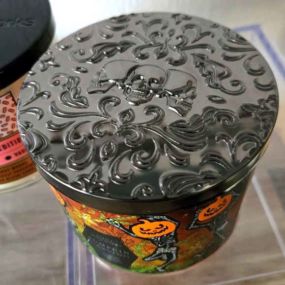 Pumpkin Donut 🍩 shop + Pumpkin 🎃 Carving Bath and Body Works ~ 2 Candles - Picture 6 of 11